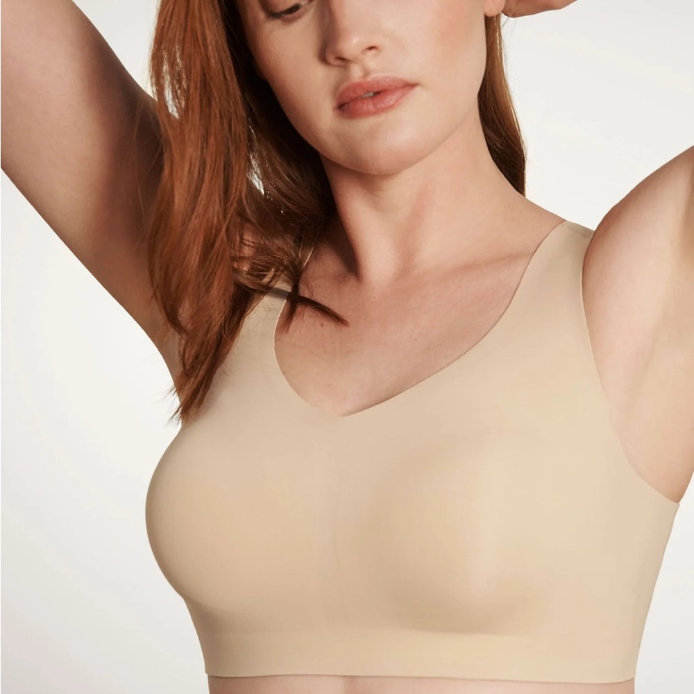 Evelyn & Bobbie XL Seamless Cream Defy Bra